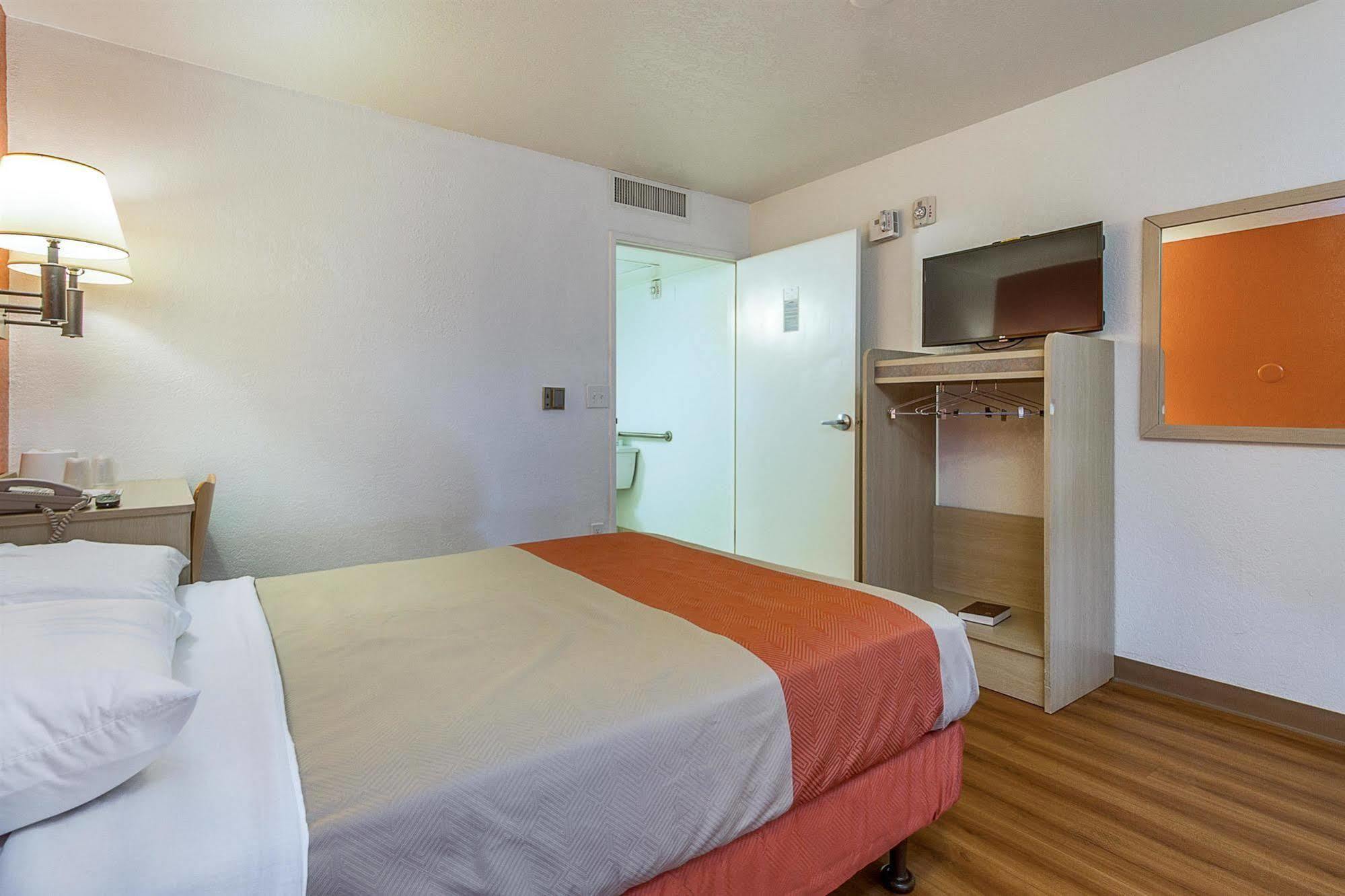 Motel 6-Phoenix, Az - North Bell Road エクステリア 写真
