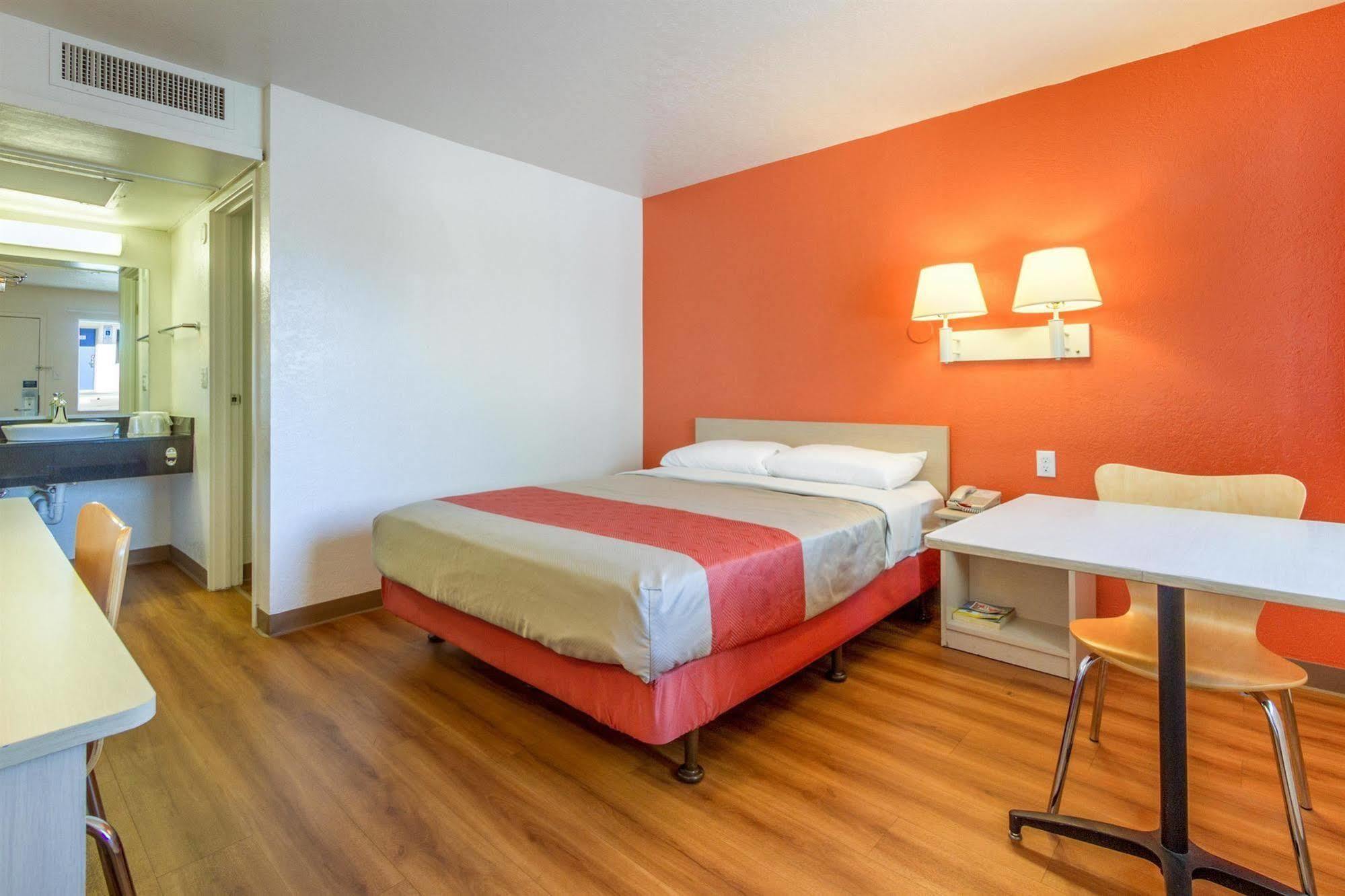Motel 6-Phoenix, Az - North Bell Road エクステリア 写真