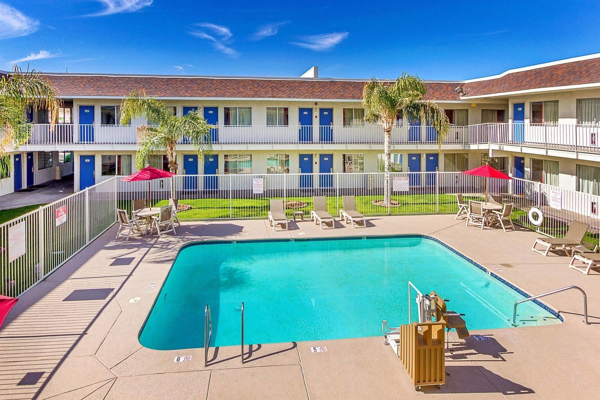 Motel 6-Phoenix, Az - North Bell Road エクステリア 写真