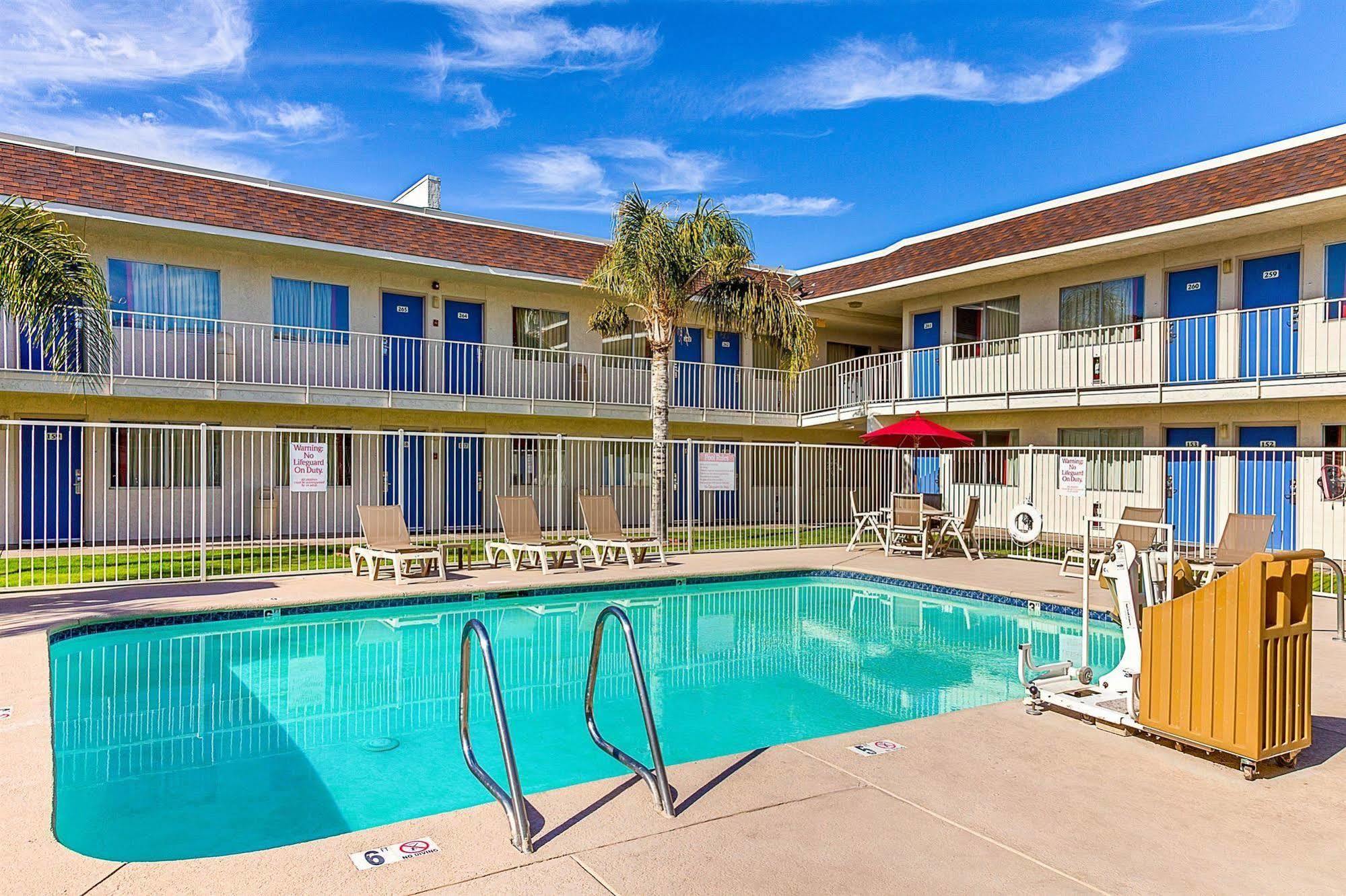 Motel 6-Phoenix, Az - North Bell Road エクステリア 写真